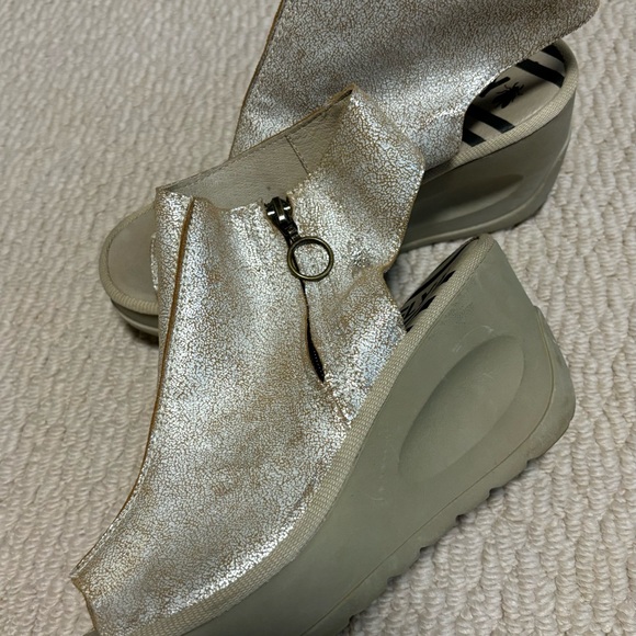 Fly zippered sandal - Picture 4 of 5